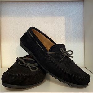 Minnetonka Moccasin Black Suede